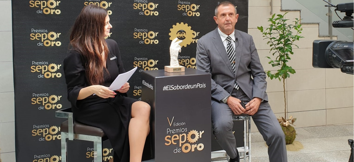 &Aacute;ngel Faz recoge el premio Sepor de Oro a la UPCT